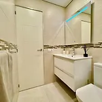 Bluebird Luxury In Americas Apartament
